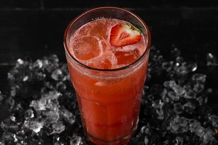 Лимонад клубничный