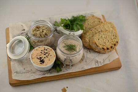 Дуэт паштетов с тапенадой из вяленых томатов