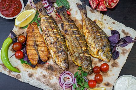 Ассорти из рыб на углях