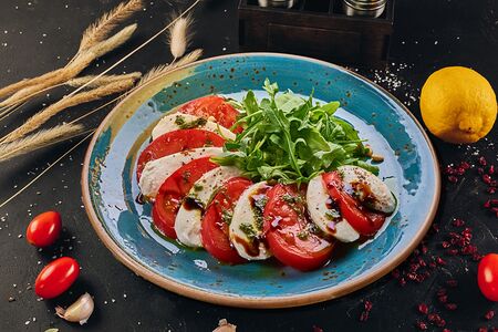 Капрезе с грузинским акцентом