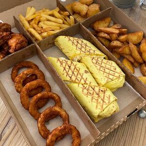 Комбо закусок и сырная шаурма