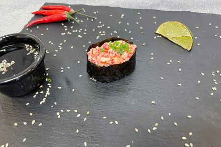 Гункан с креветкой