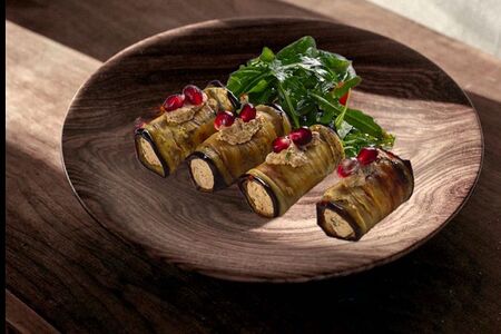 Рулетики из баклажанов с грецким орехом