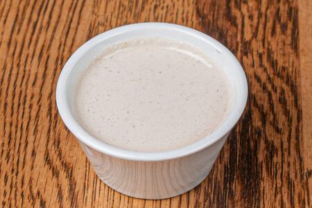 Ореховый соус баже со специями и куриным бульоном