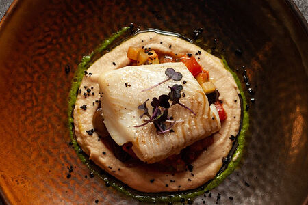 Палтус с пралине и эскаливадой