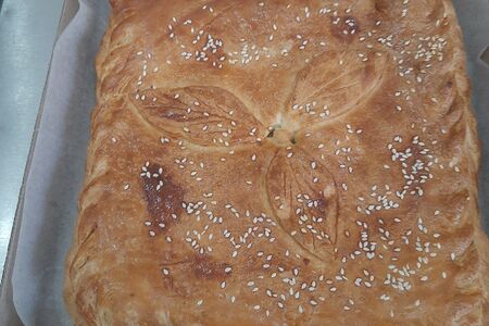 Пирог с сёмгой, картофелем и луком