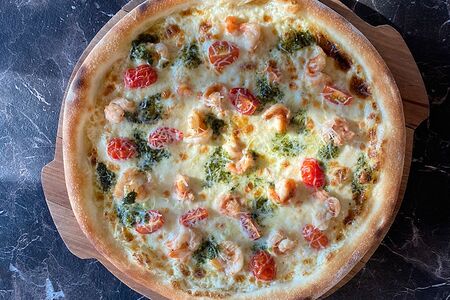 Пицца с креветками