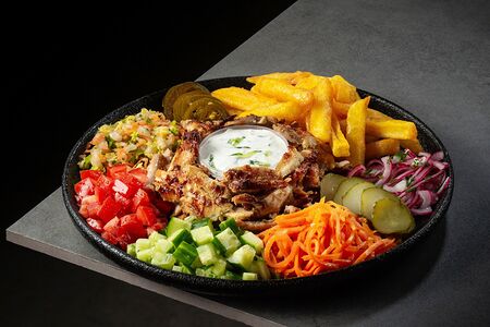 Шаверма на тарелке