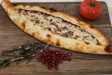 Пиде с телятиной