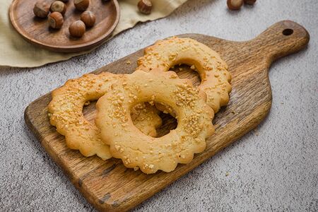 Кольцо с орехами