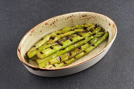 Спаржа на гриле