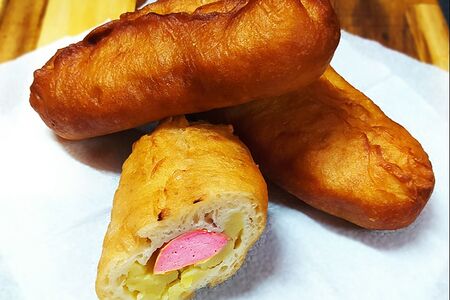 Сосиска в тесте жареная