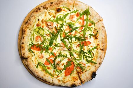 Пицца с креветками