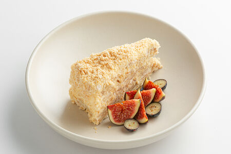 Наполеон с ягодами