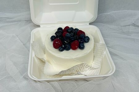 Бенто-торт с ягодами