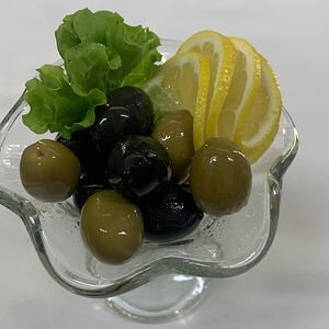 Маслины и оливки большие