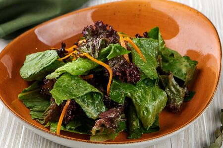 Зеленый салат