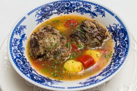 Бульон из бычьих хвостов