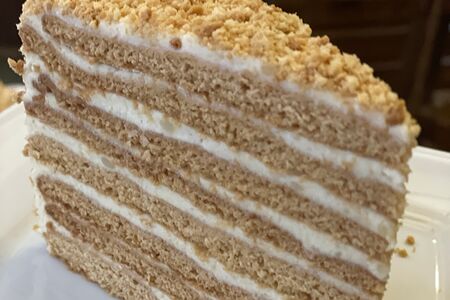 Медовое пирожное