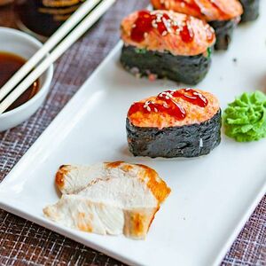 Суши запечённые с курицей
