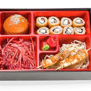 Бенто с куриным шашлычком