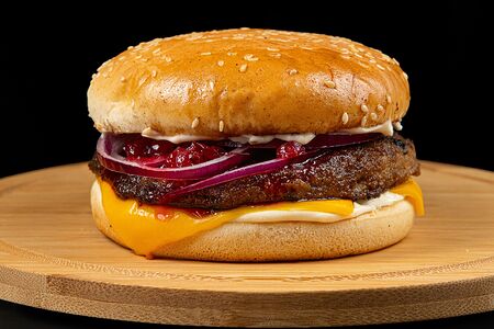 Бургер с олениной