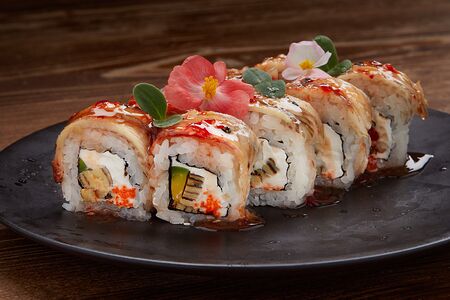 Ролл №21 с китайским угрем, авокадо и японским омлетом