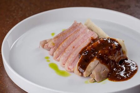 Утка с кремом из сельдерея