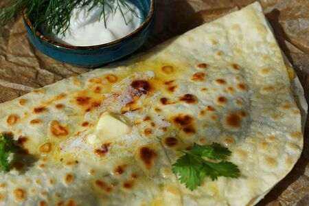 Хрустящая лепешка с картофелем и сыром