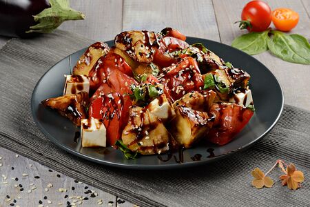 Помидоры с хрустящими баклажанами