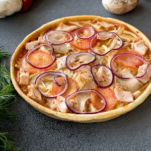 Пицца с курицей и грибами