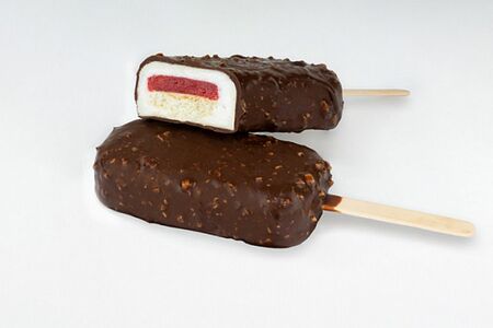 Десерт Пломбир в шоколаде