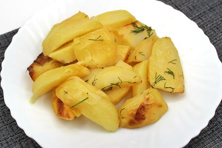 Картофель, запеченный с зеленью