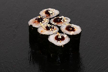 Маки с угрем