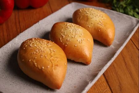 Пирожки печеные мясо-капустные