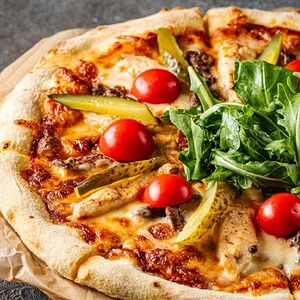 Пицца с курицей и говяжьей вырезкой