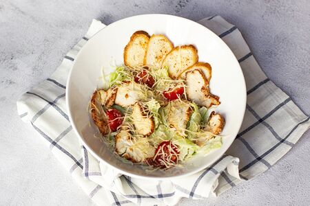 Цезарь с куриным филе