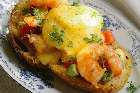 Брускетта с креветками