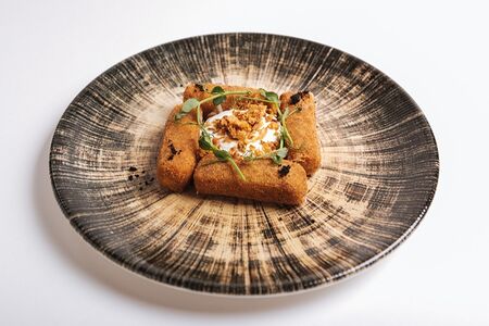 Палочки из сыра моцарелла с луком фри