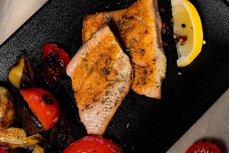 Горбуша с овощами гриль