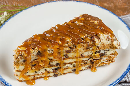 Карамельно-ореховый кейк