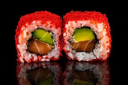 Калифорния с жареной красной рыбой