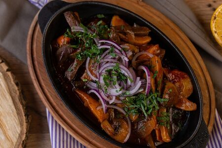 Сковородочка по-домашнему с говяжьей вырезкой