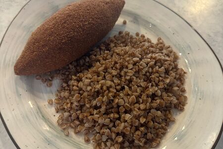 Киевская котлета с гречкой