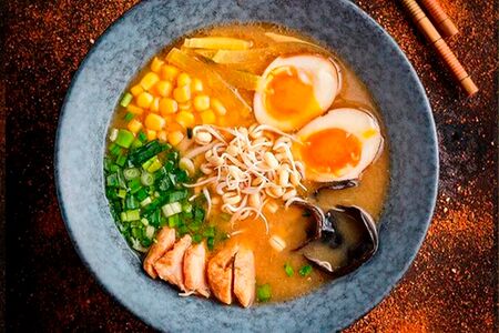 Мисо рамен с нежным цыплёнком