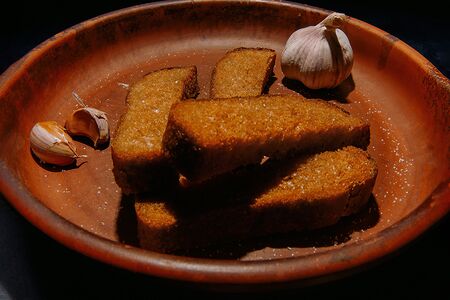 Гренки с чесноком маленькая порция