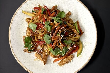 Лапша удон с курицей