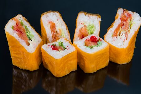 Маменори с лососем