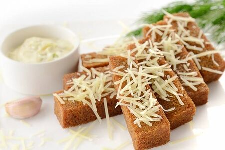 Гренки с сыром и чесноком