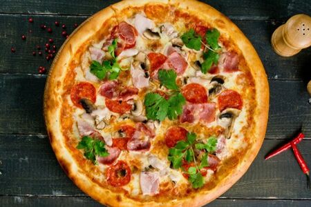 Пицца Маргарита с цыпленком и грибами